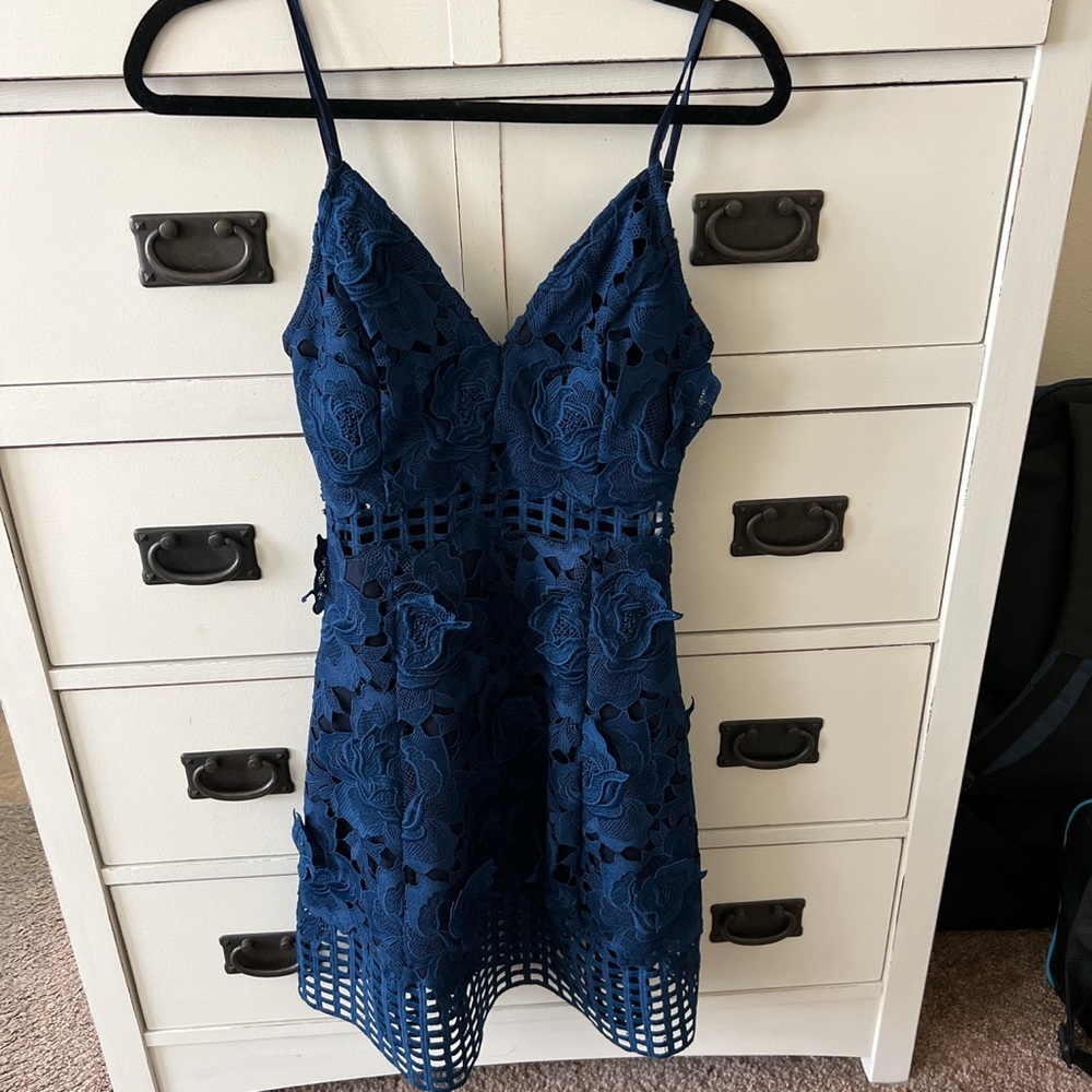 🧨 Lovers + Friends Navy Bellini Floral Mini Dress Laser Cut XS